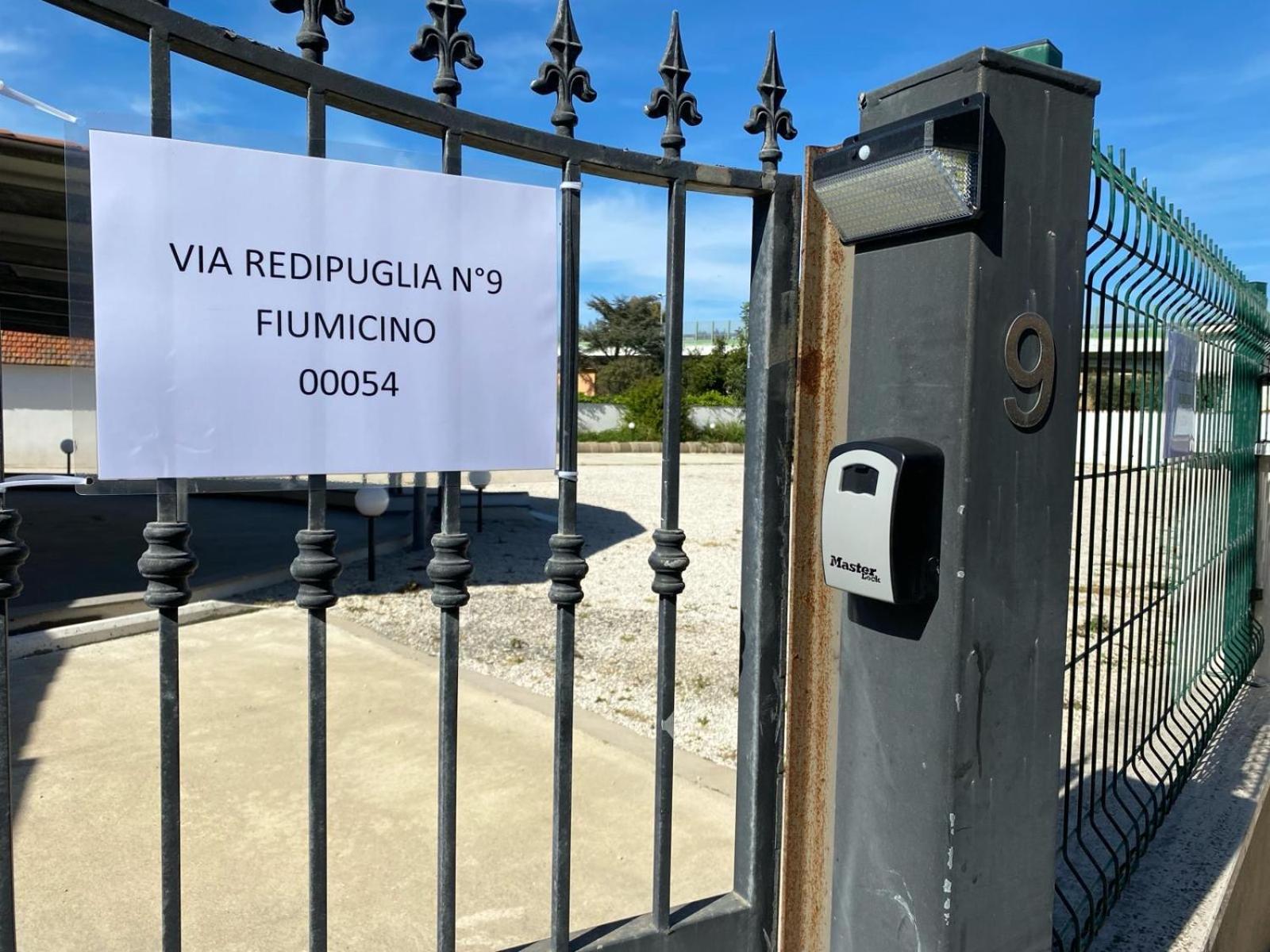 フィウミチーノFcoairporthouseアパートメント エクステリア 写真